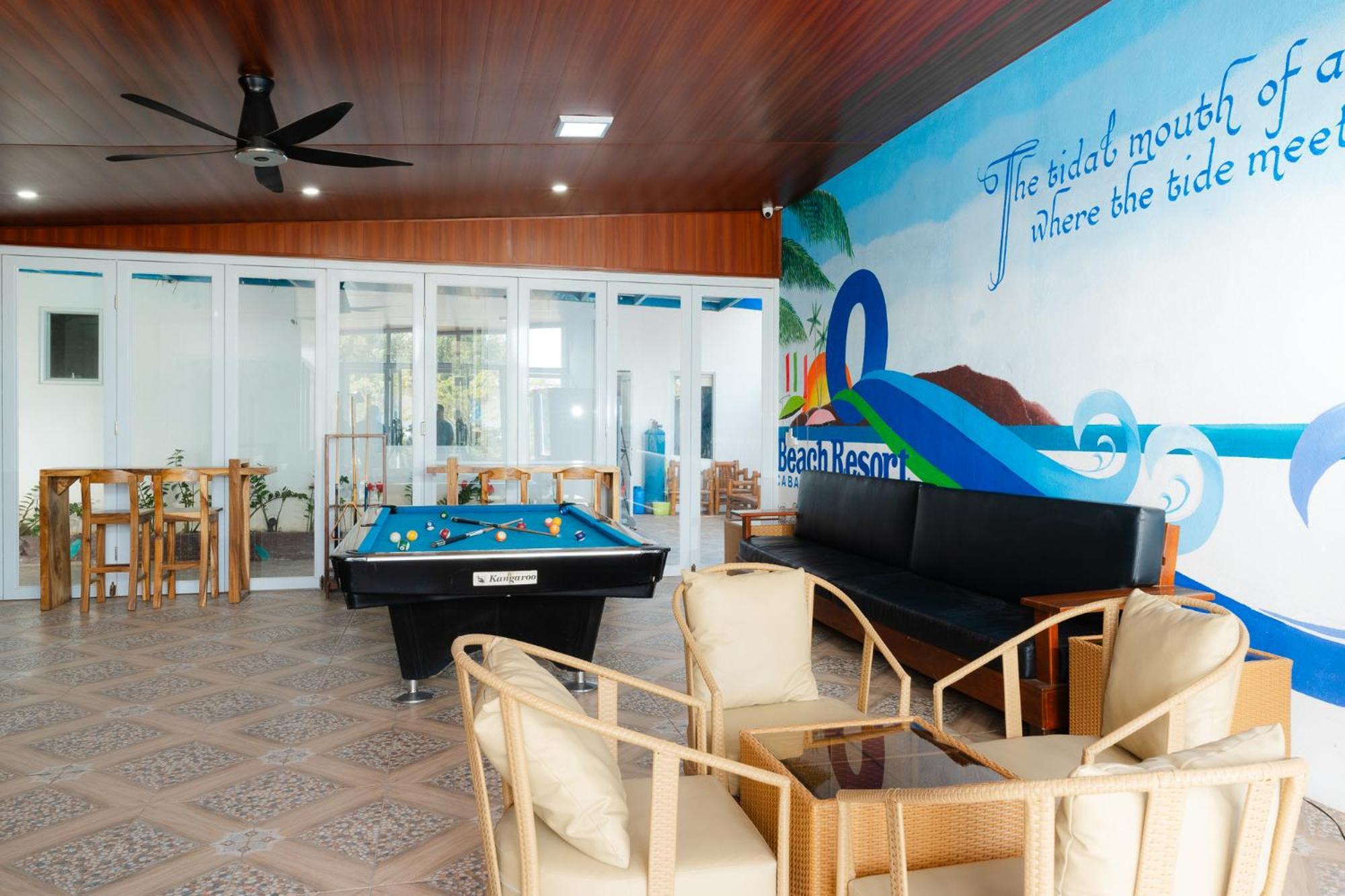 Q Beach Resort Cabangan Esterno foto